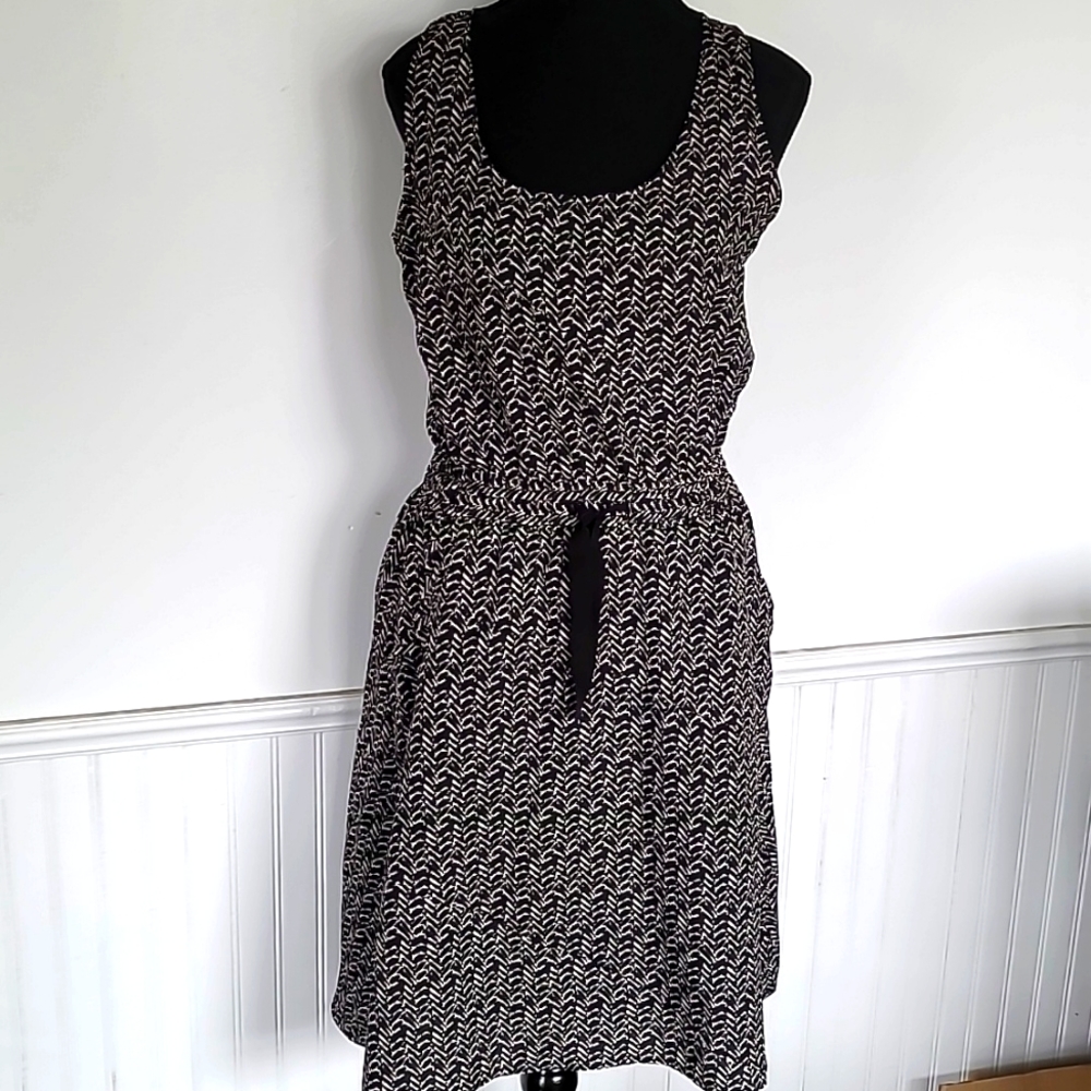 Orb black and white sundress size M